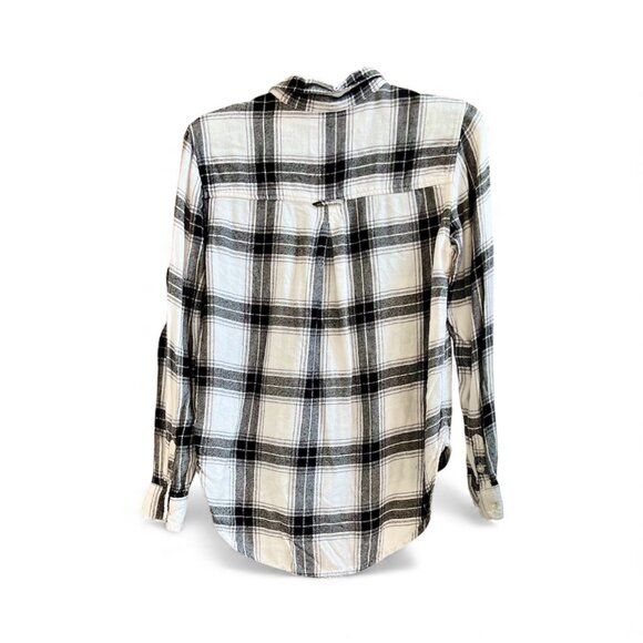 American Eagle, Boyfriend-Fit Black & White Plaid Button-Down, Size M - Picture 2 of 11